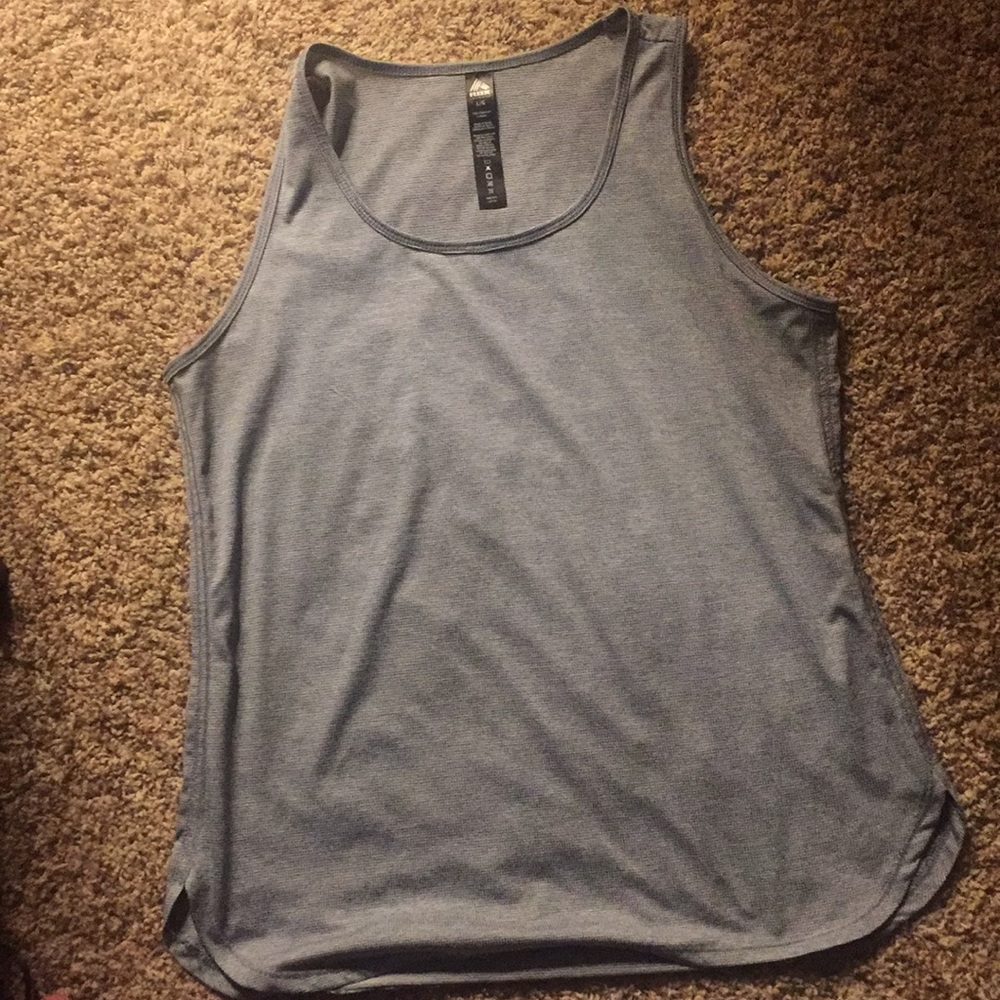 Women’s Reebok tank size Large